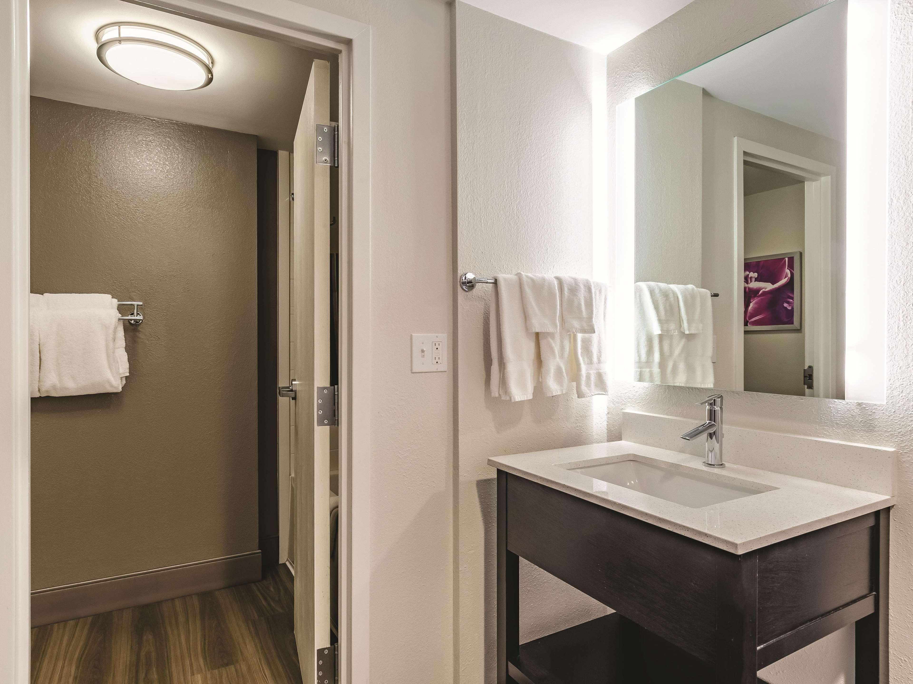 La Quinta By Wyndham Warwick Providence Airport Hotel Eksteriør billede