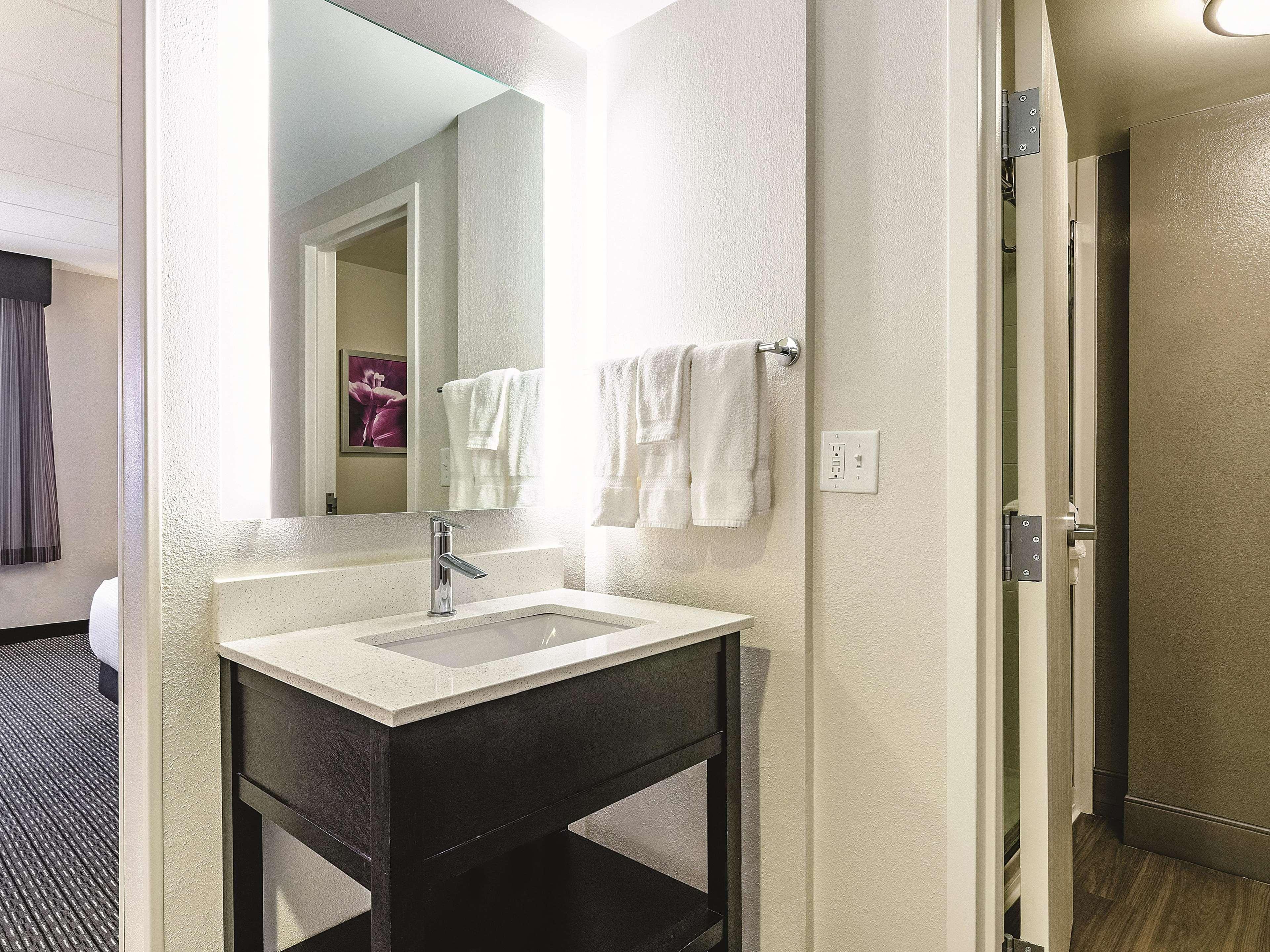 La Quinta By Wyndham Warwick Providence Airport Hotel Eksteriør billede