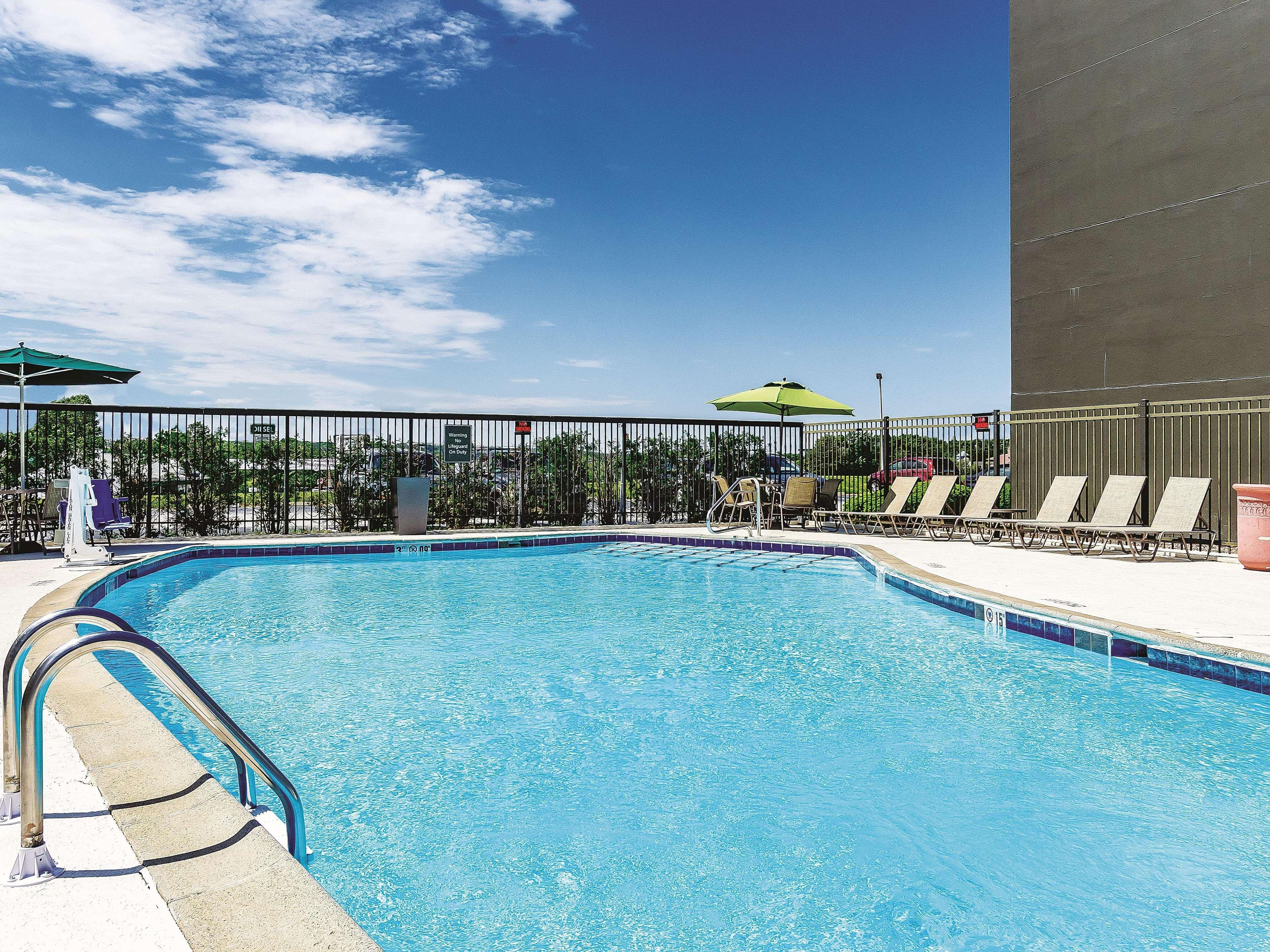 La Quinta By Wyndham Warwick Providence Airport Hotel Eksteriør billede