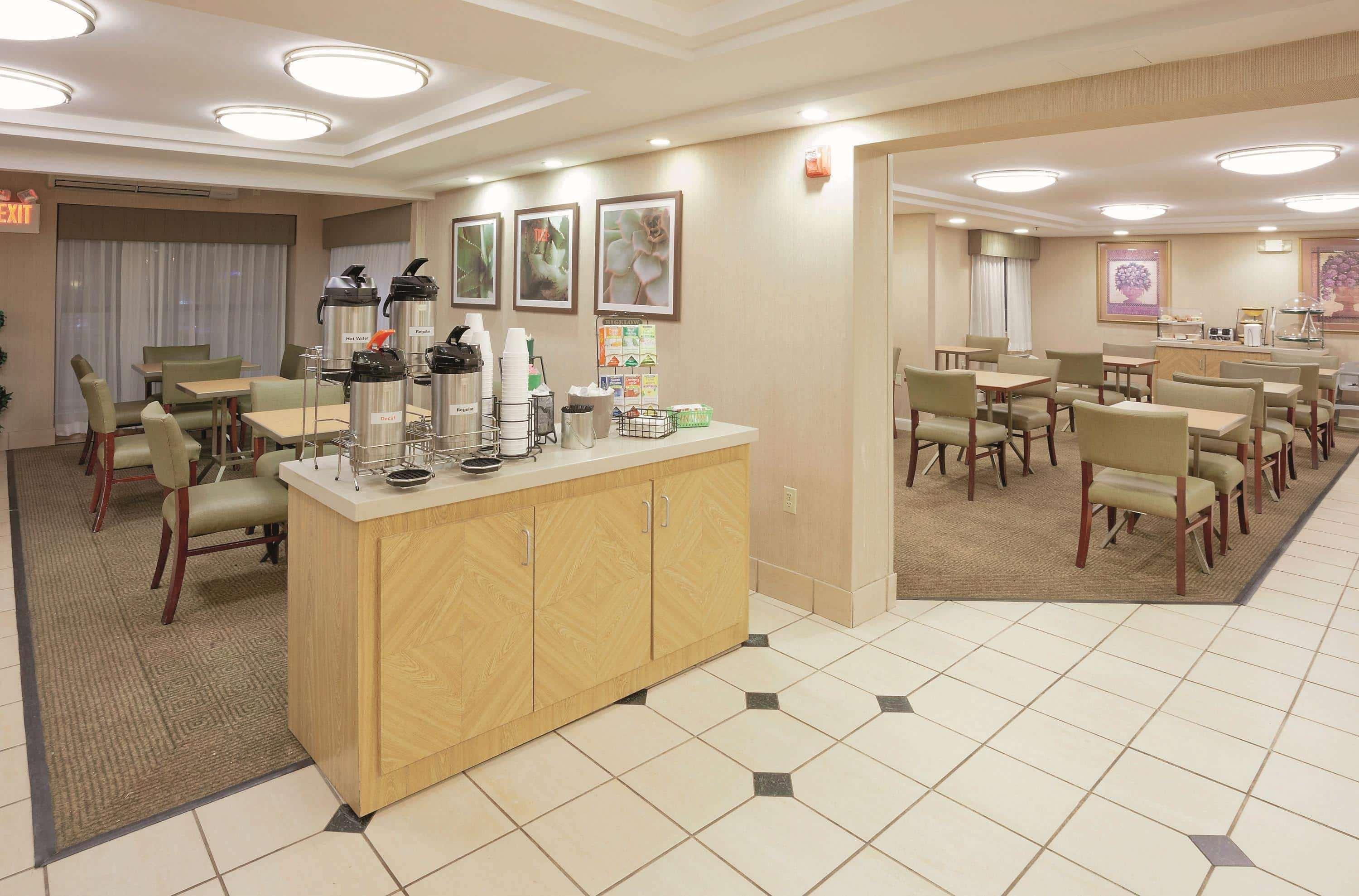 La Quinta By Wyndham Warwick Providence Airport Hotel Eksteriør billede